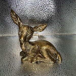 Elegant brass Gold Deer Figurine 4”x3.5” paperweight/decor